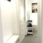 Apartament Modern-gemuetliche Wohnung, Ganz Neu, In Neuenheim, *