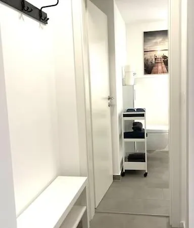 Daire Modern-gemuetliche Wohnung, Ganz Neu, In Neuenheim, *