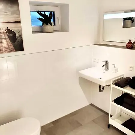 Modern-gemuetliche Wohnung, Ganz Neu, In Neuenheim, Daire